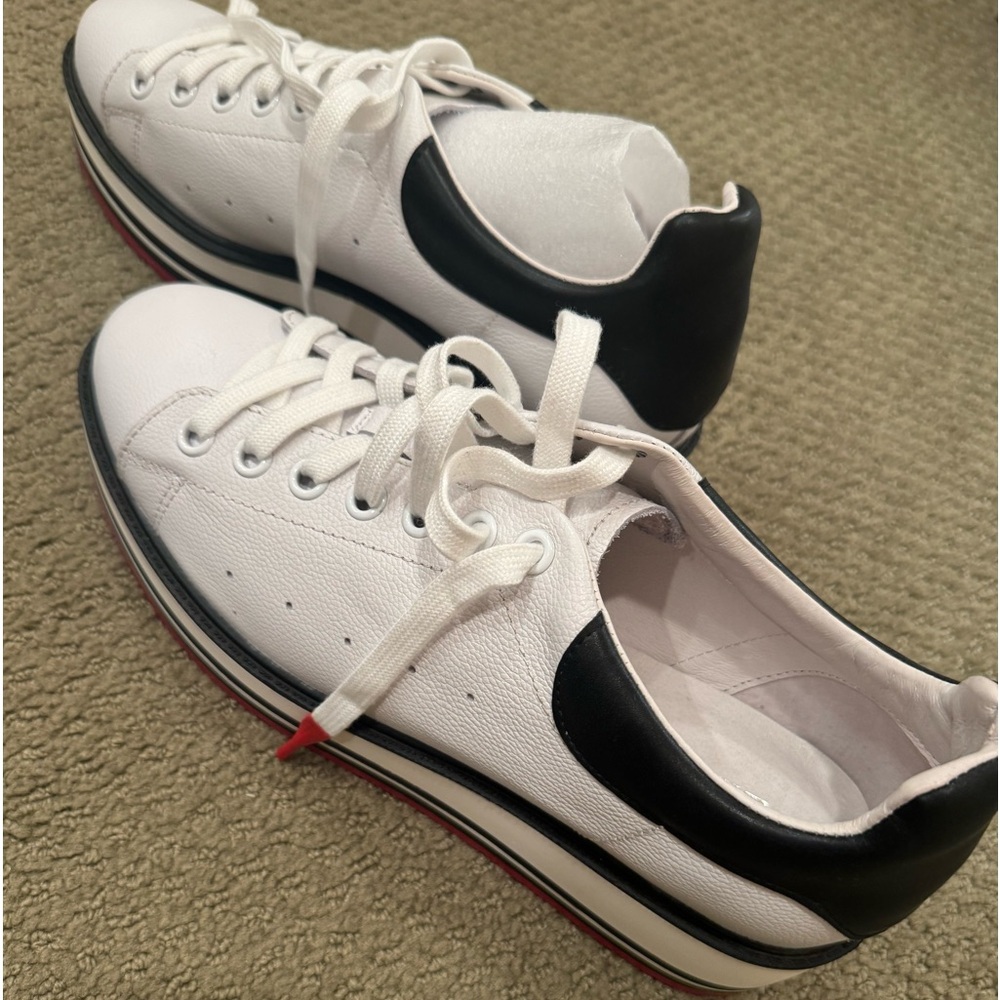SILENT D SIOBHAN WEDGE SNEAKER *NEVER WORN*